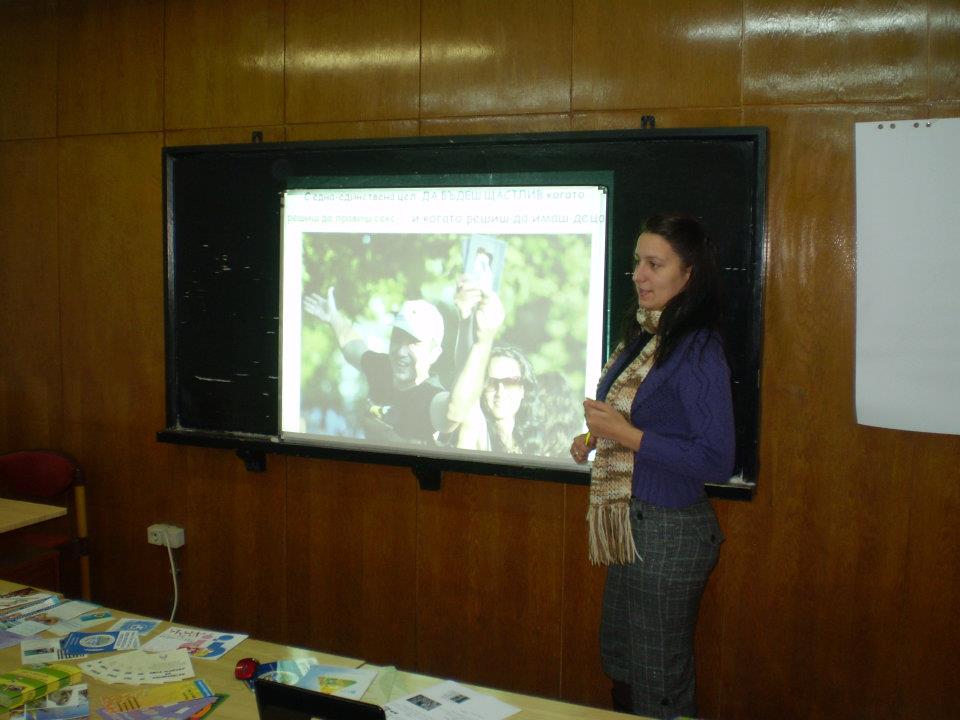 С обучение на младежи стартира кампанията "Бъди в час по репродуктивно здраве" в град Плевен